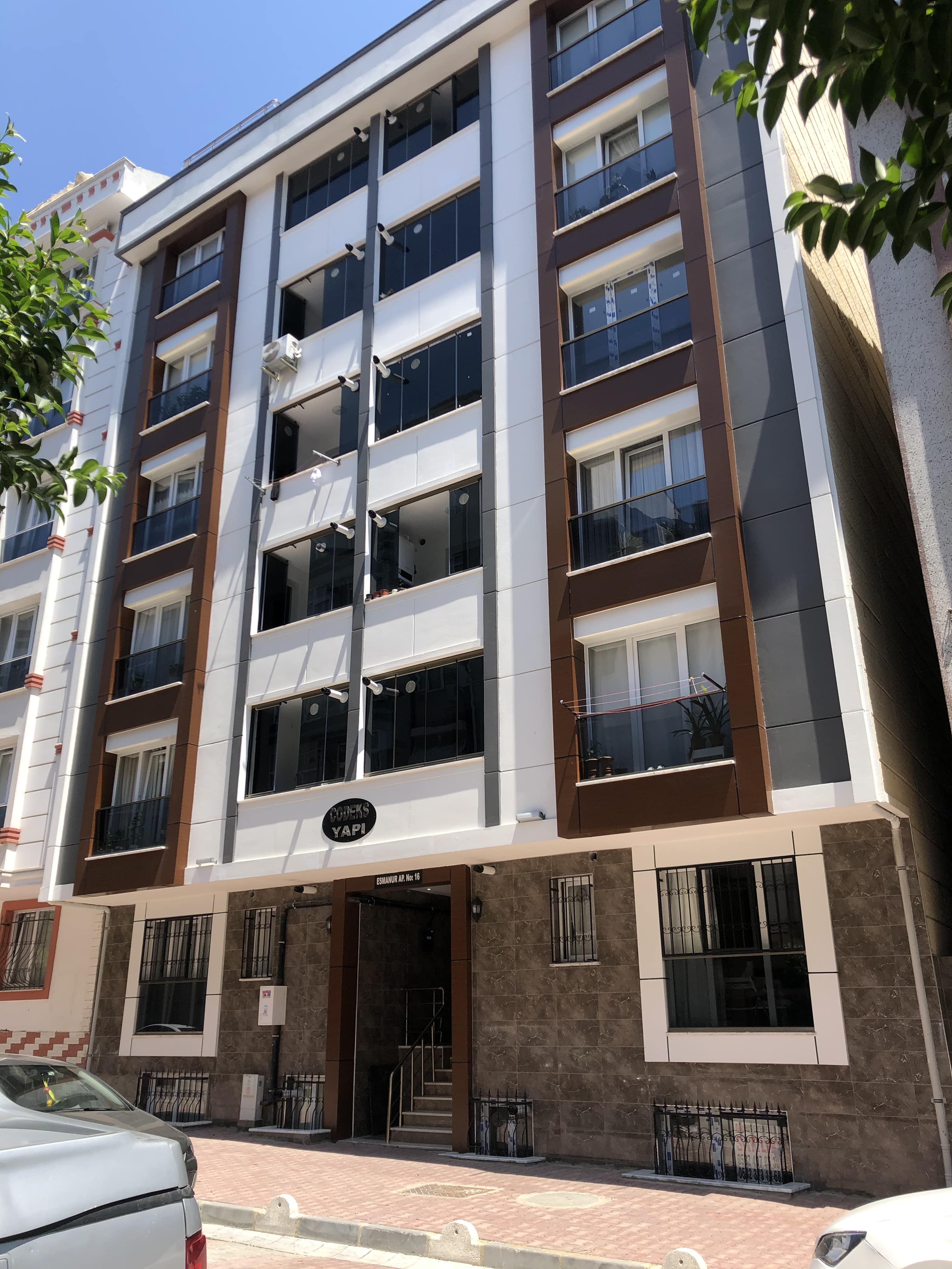 Esmanur Apartmanı