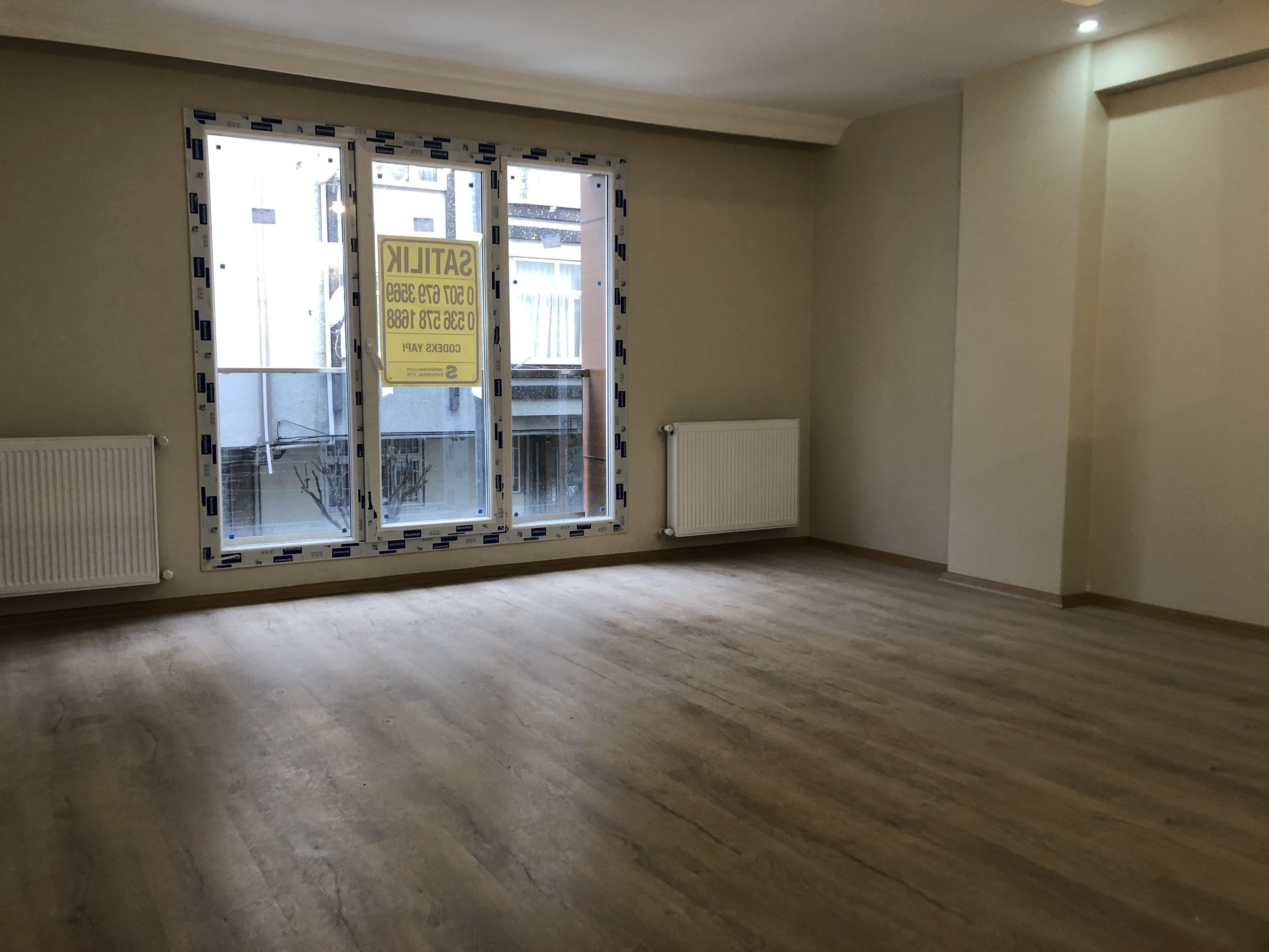 Esmanur Apartmanı